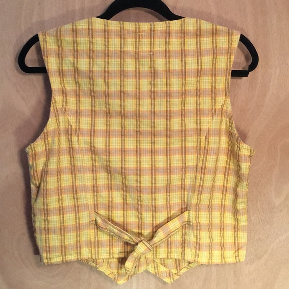 Vest - Picture 3 of 4